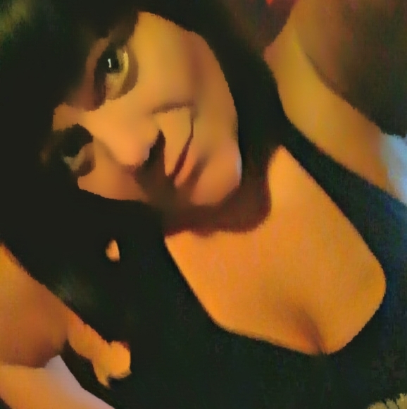 Meet your Posher, Amanda - Picture 9 of 16